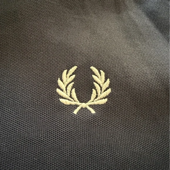 Fred Perry track jacket - Picture 6 of 10